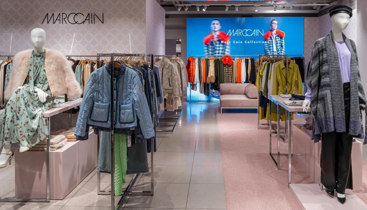 Womens Reopening_Schedule queer 700 x 400 px - Flächenfoto_Womens_Shop_Marc_Cain_cropped_2026_09
