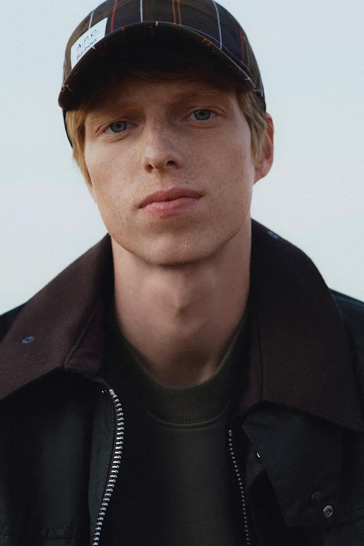 BARBOUR X A.P.C._STEFFL_AW26 Barbour A.P.C. - Beaufort Wax Jacket MWX2618SG91, Sweatshirt MOL0807OL71, Tartan Cap MHA0997TN11