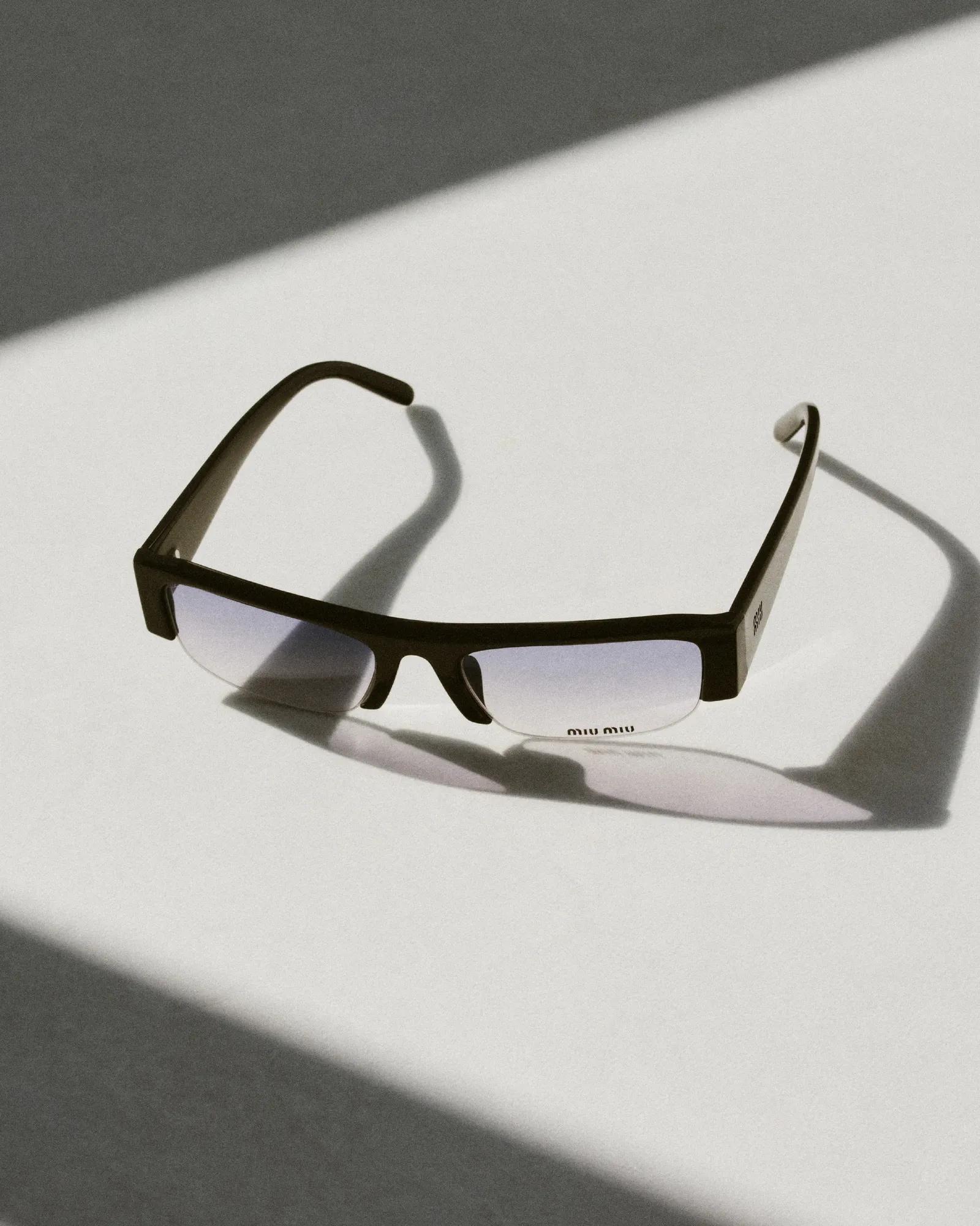 MIU MIU_STEFFL_0619_MM26_Campaign_SS_Photo_StillLife_Derived_4x5 NO LOGO-2